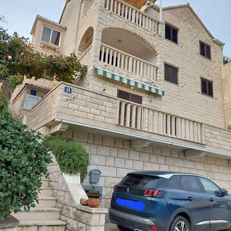 Apartments Pavao Постира Экстерьер фото
