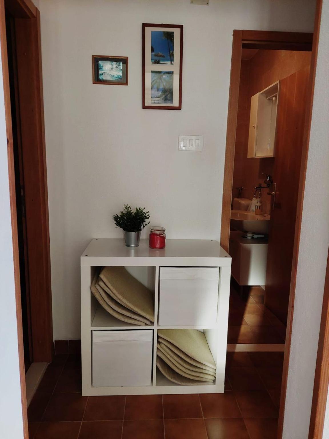 Apartments Pavao Постира Экстерьер фото