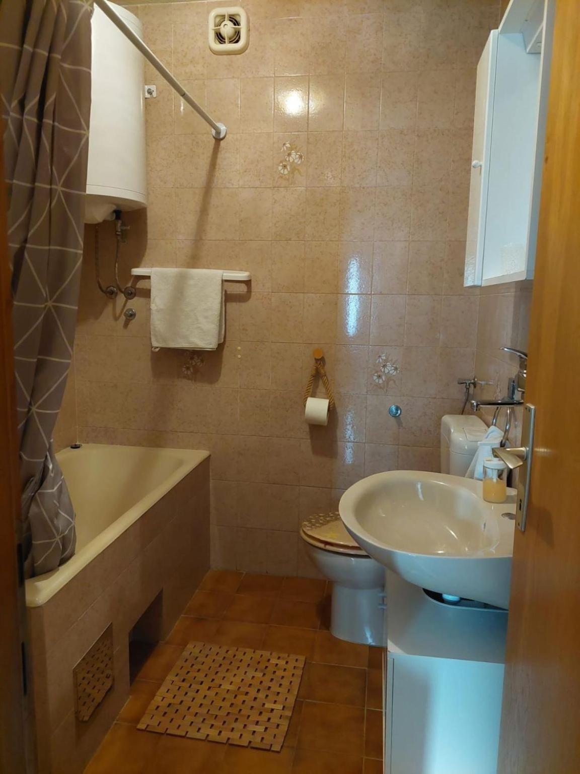 Apartments Pavao Постира Экстерьер фото